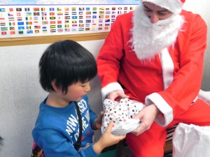 Rihito getting a present from Santa!